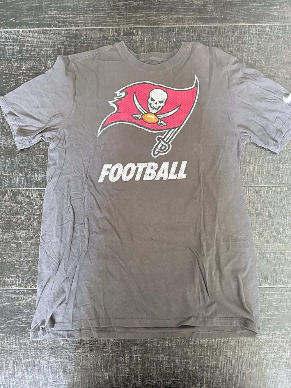 Nike Tampa Bay Buccaneers NFL Football Gray Short Sleeve T-Shirt Medium